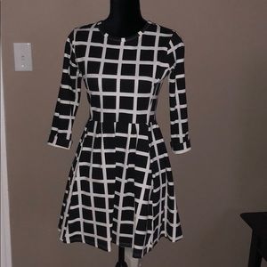 Printed 3/4 sleeve crew neck dress K by Kersh